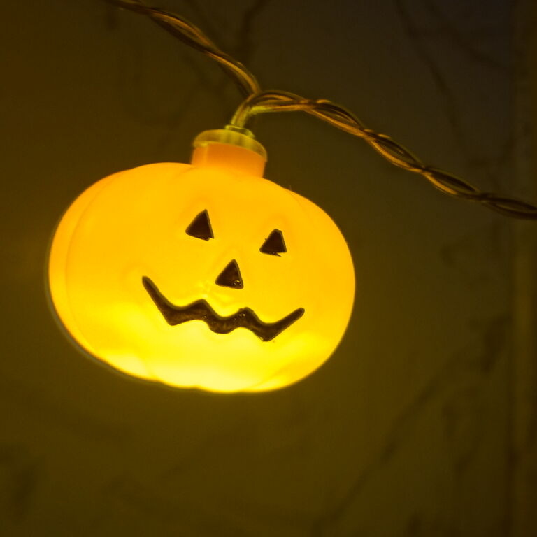 Tales of Salem: Halloween Tours
