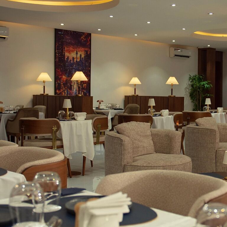 Patoosh Cafe & Restaurant