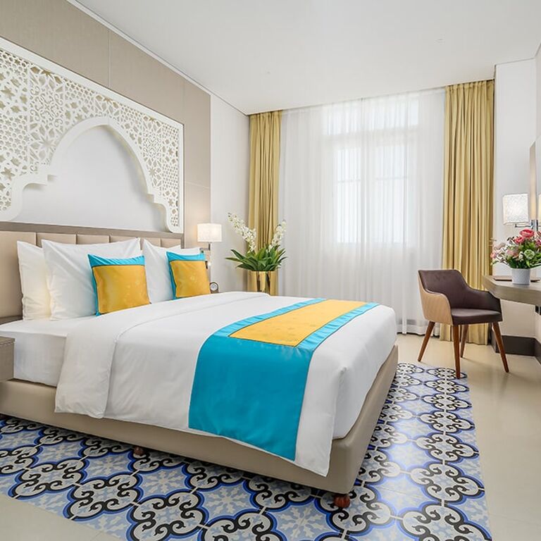 Central Inn Souq Waqif Hotel