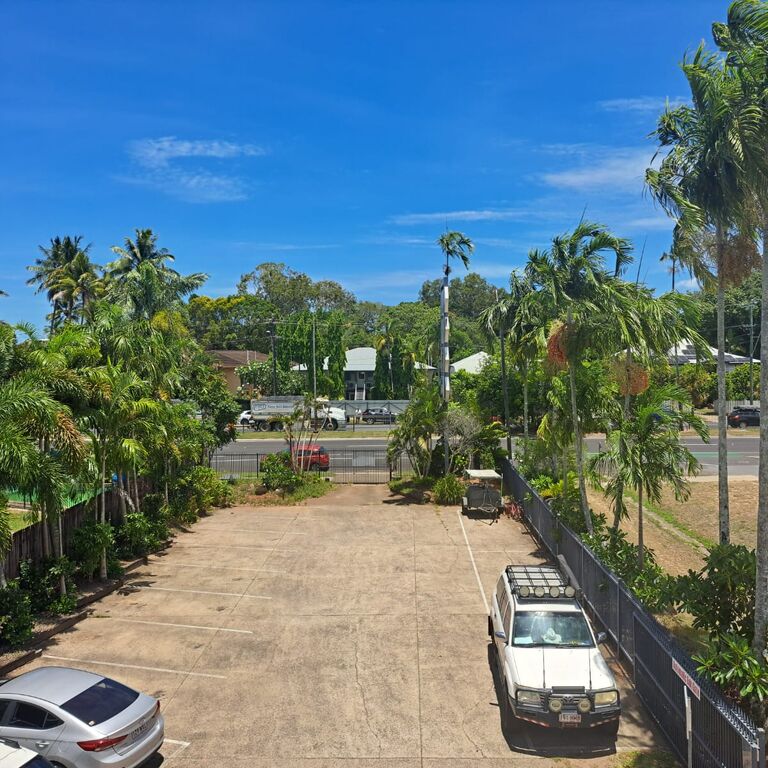 Cairns Holiday Lodge