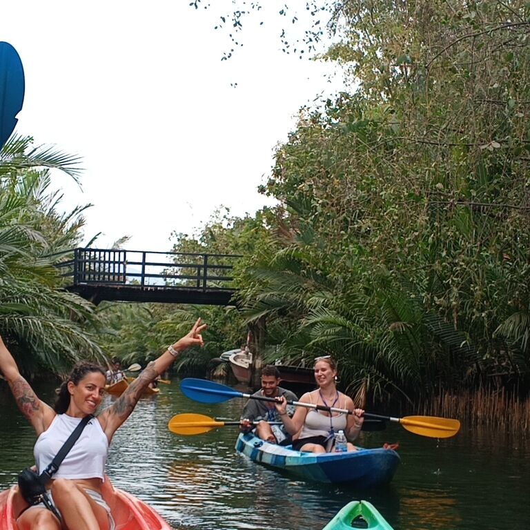 KayakTourAroundGreenCathedral