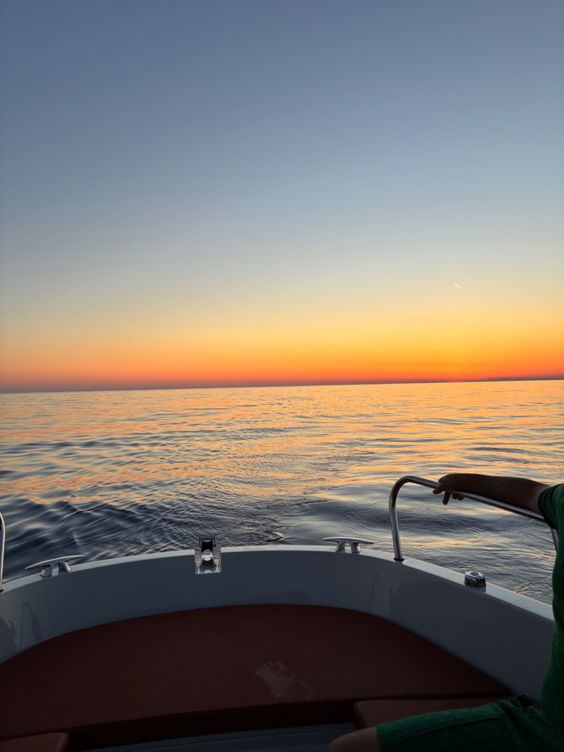 ALPHA WAVE BOAT RENTAL