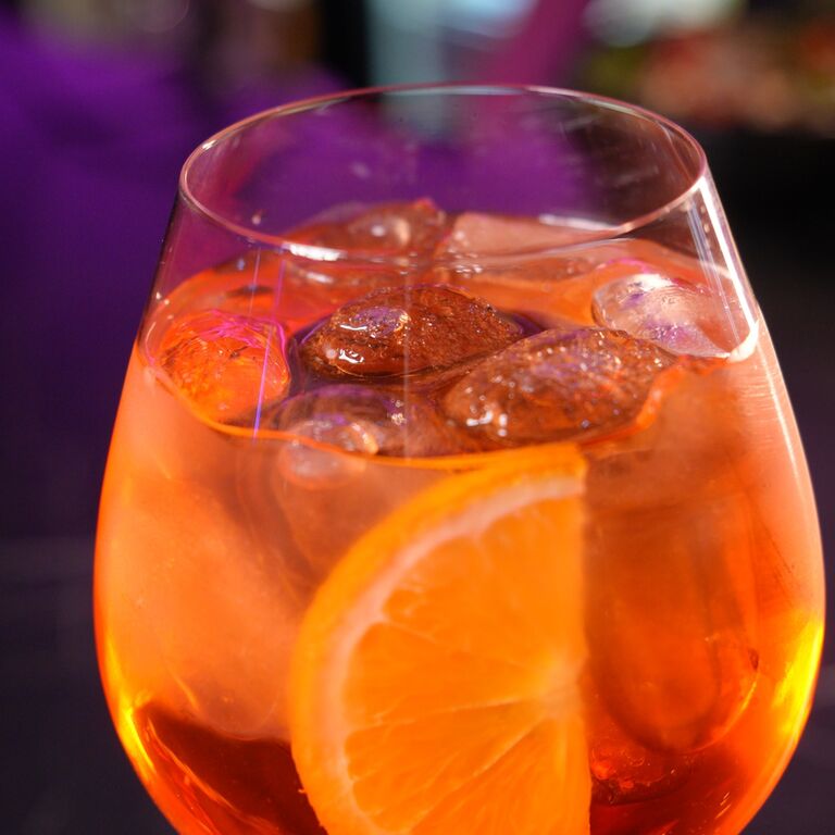 Kuuvalge Bar & Shisha Lounge