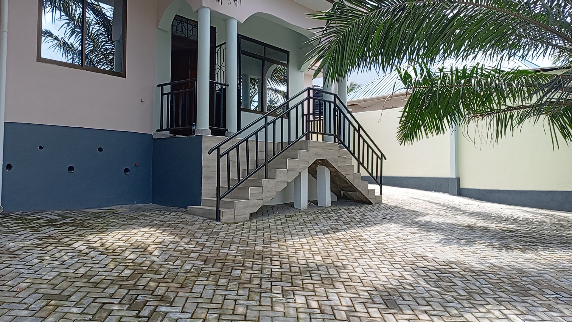Brian Homestay