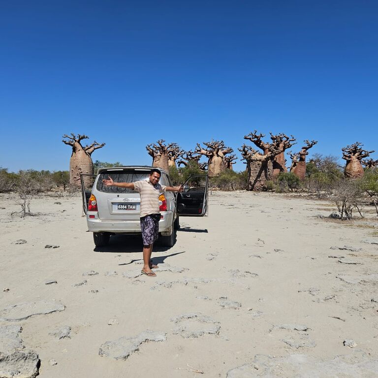 MADAGASCAR CUSTOM TOURS