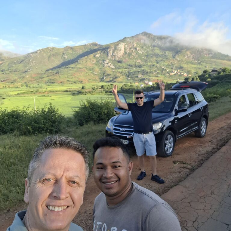 MADAGASCAR CUSTOM TOURS