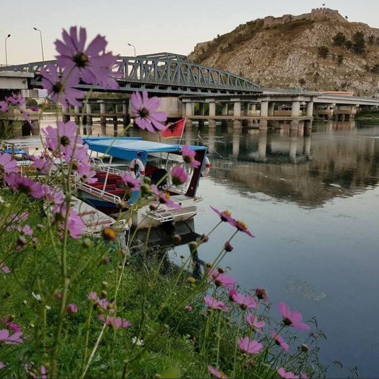 Hotel Restorant Vataksi Halal