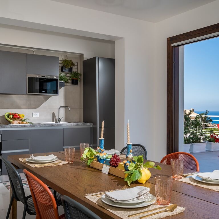 Villa Maria piscina vista mare