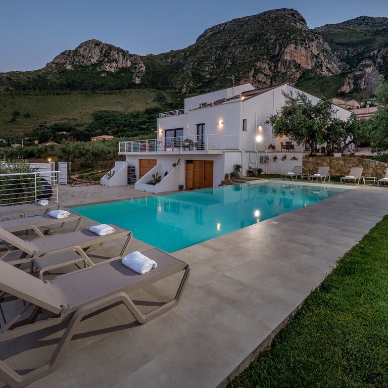 Villa Maria piscina vista mare