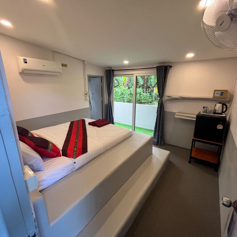 THE GUEST HOUSE 2 L