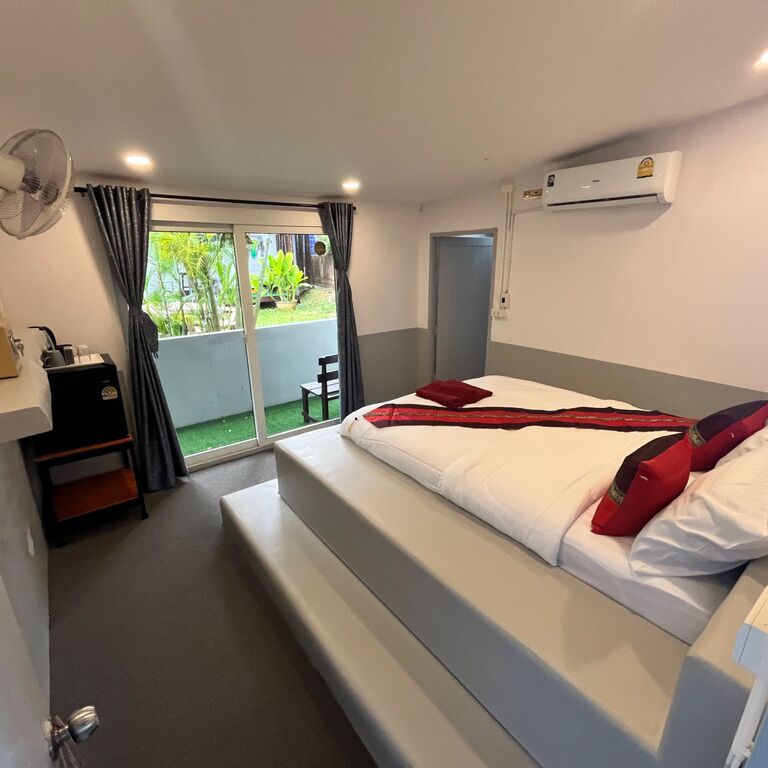 THE GUEST HOUSE 2 L