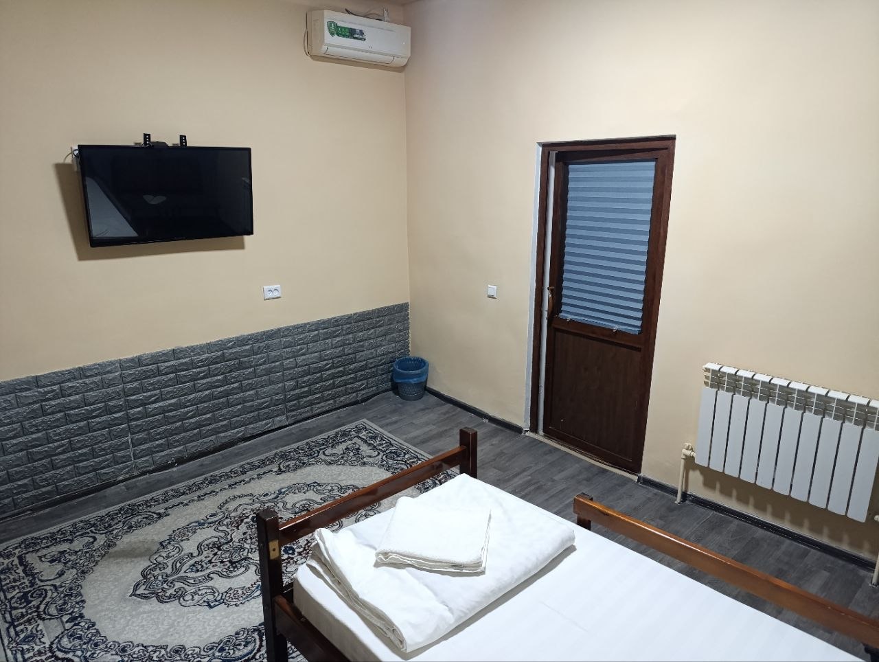 Caravan Hostel