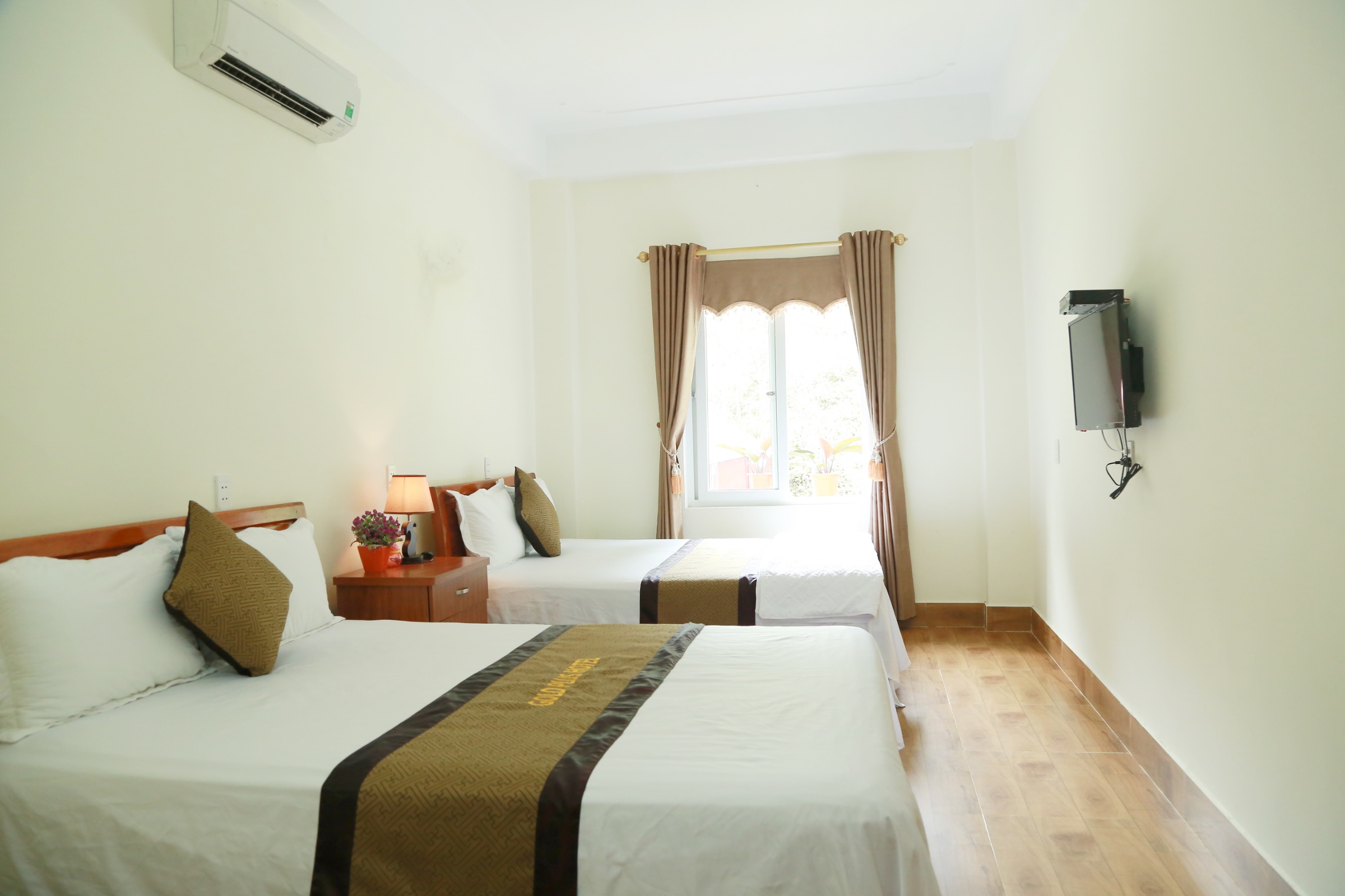 Gold Plus Hotel