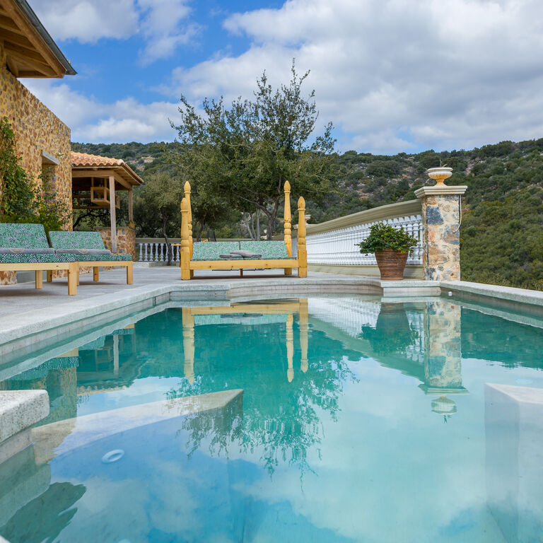 Oak Tree Estate-Luxury Villa