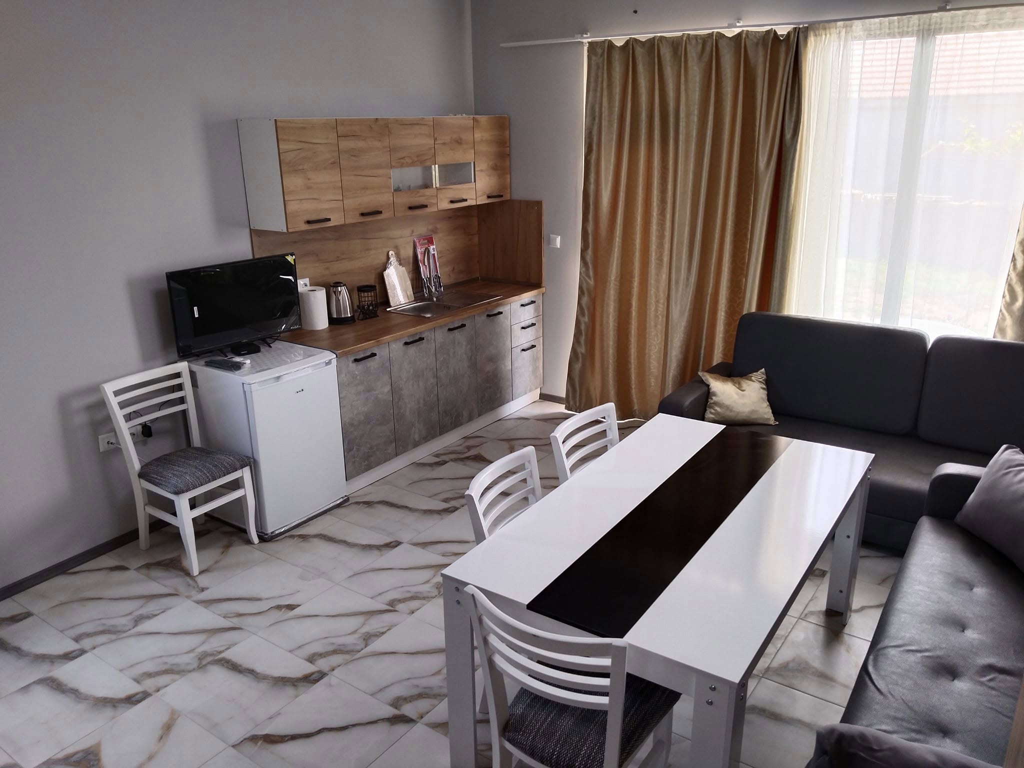 DRAGANOV HOUSE