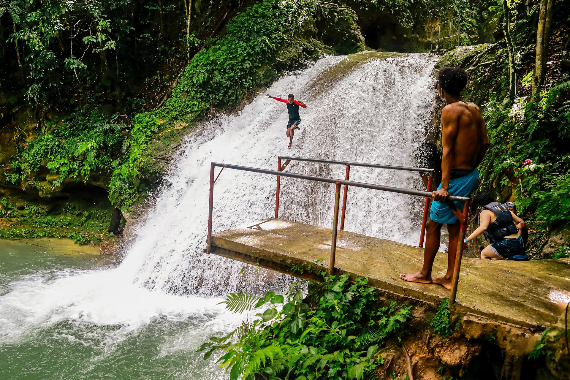 Island Gully Falls (Blue Hole)