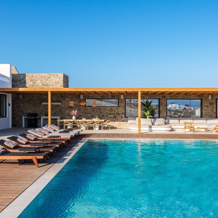 LE BELUGA MYKONOS SIA EE