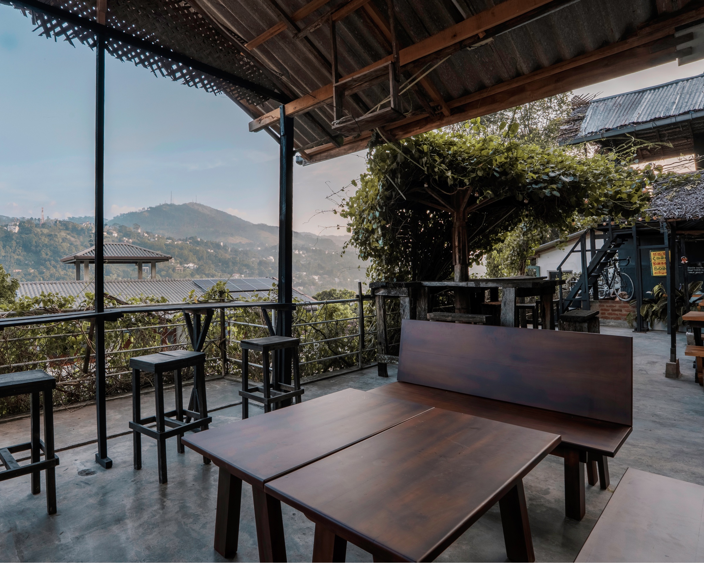 Deck On The Hills