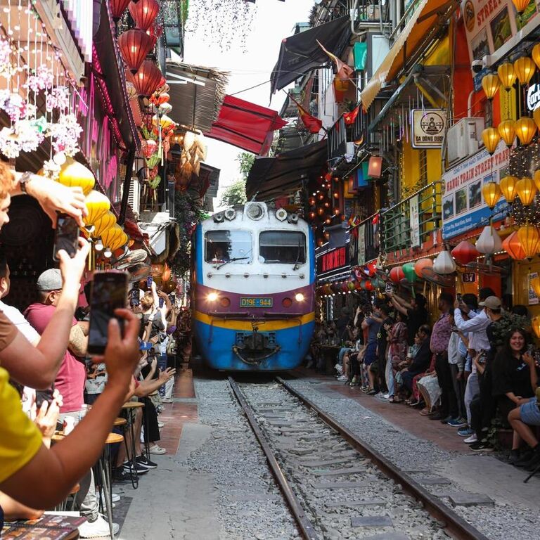 Vietnam Essence Travel (VET)