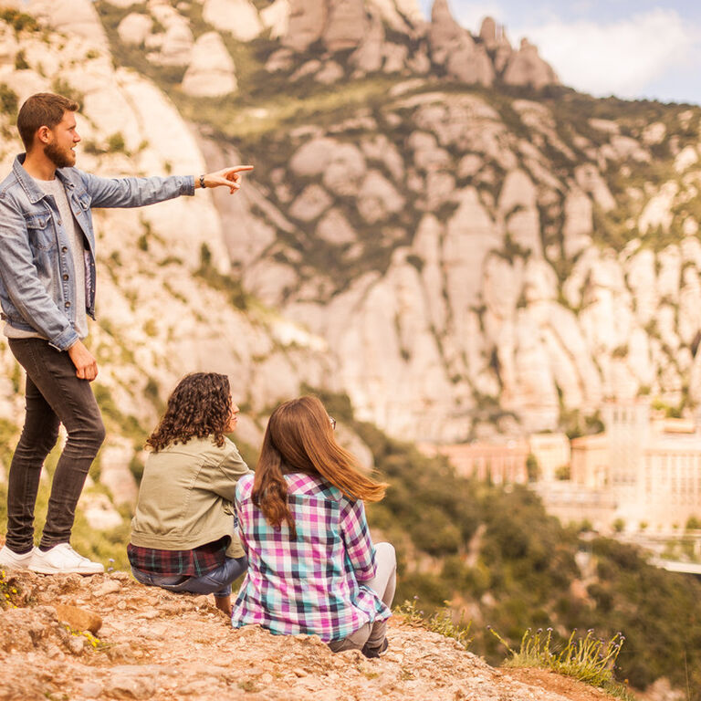 Montserrat, Tapas & Wine