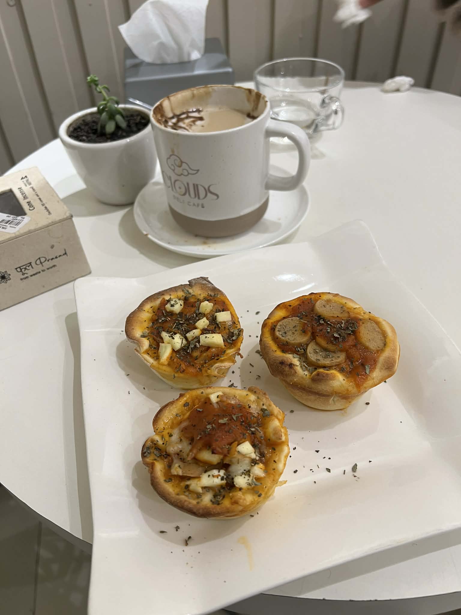 Clouds Deli Cafe