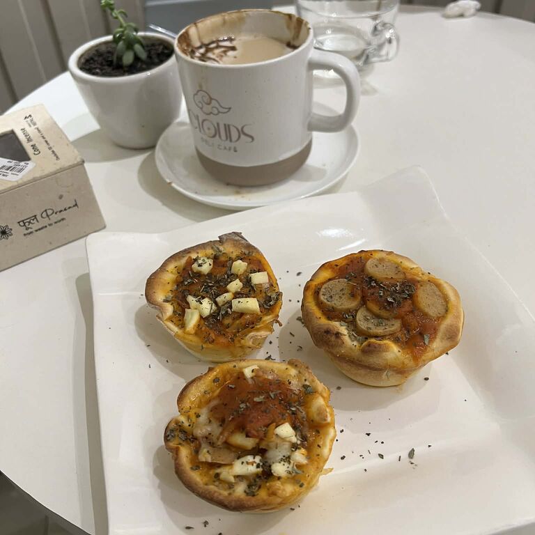 Clouds Deli Cafe