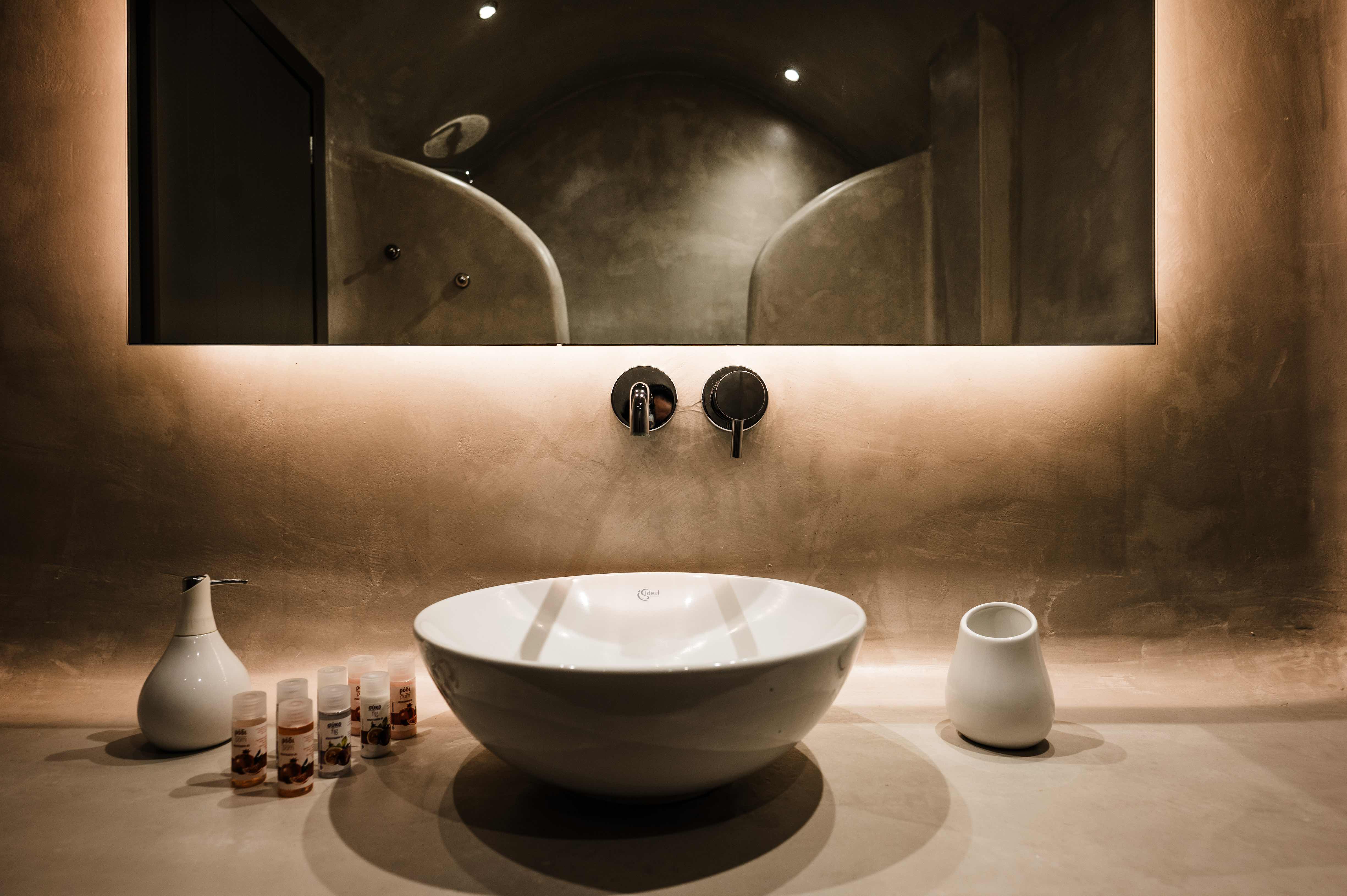 Amphitrite Suites Santorini