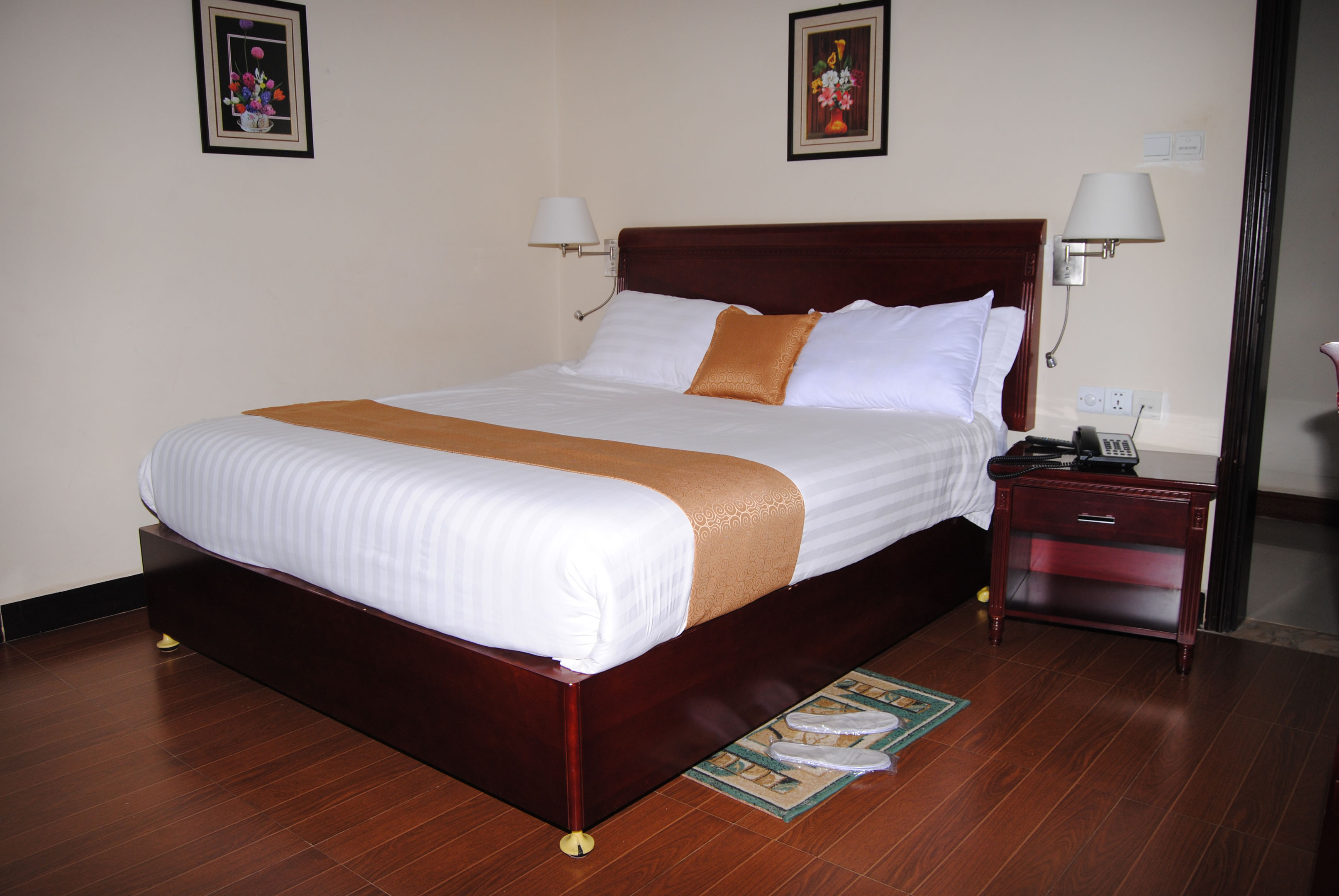 Yaredzema  International Hotel