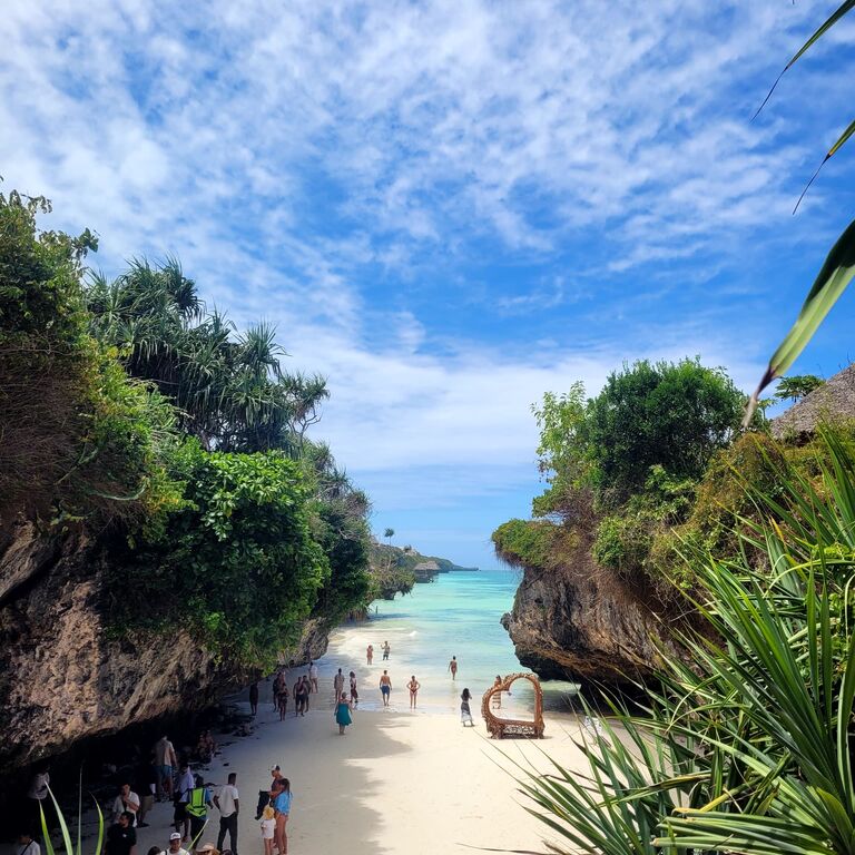 Gogo Almas travel