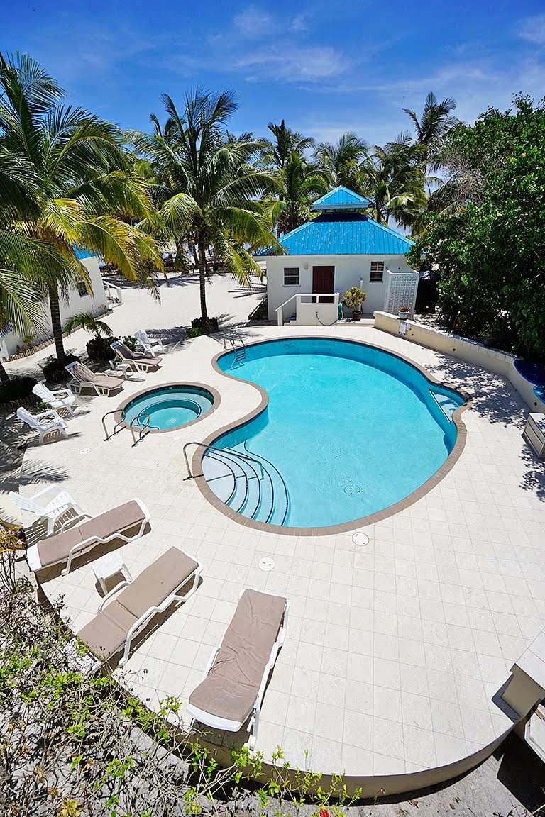 Cocotal Inn & Cabanas