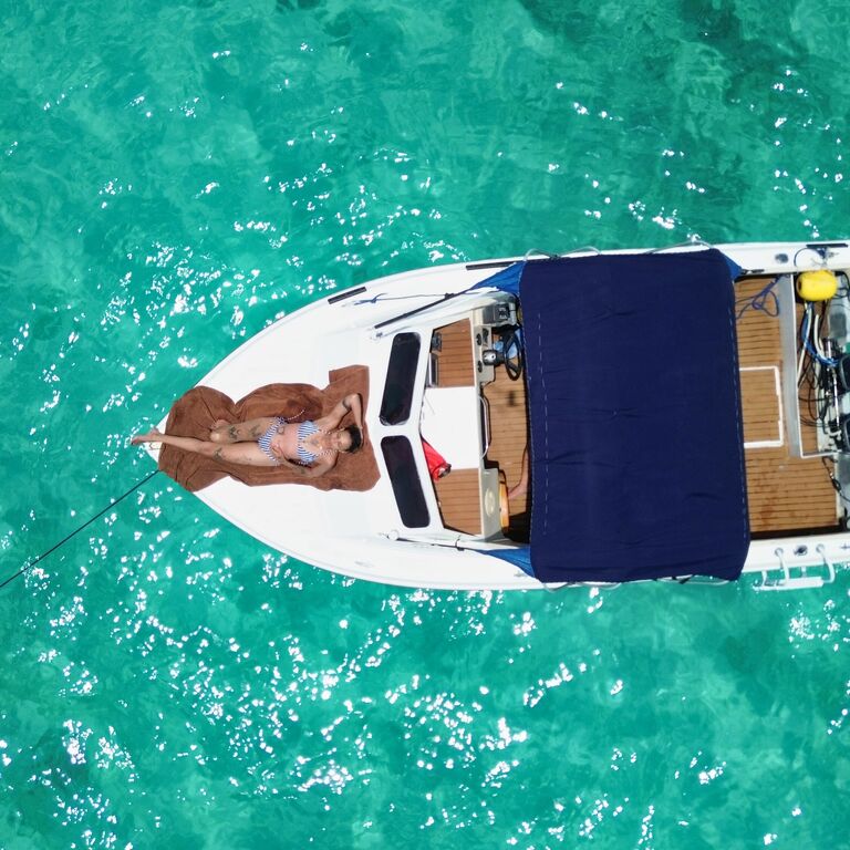 Tropical Paradise Boat Charter