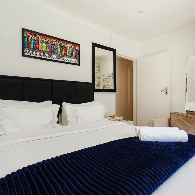 CALINE VIP MEWS