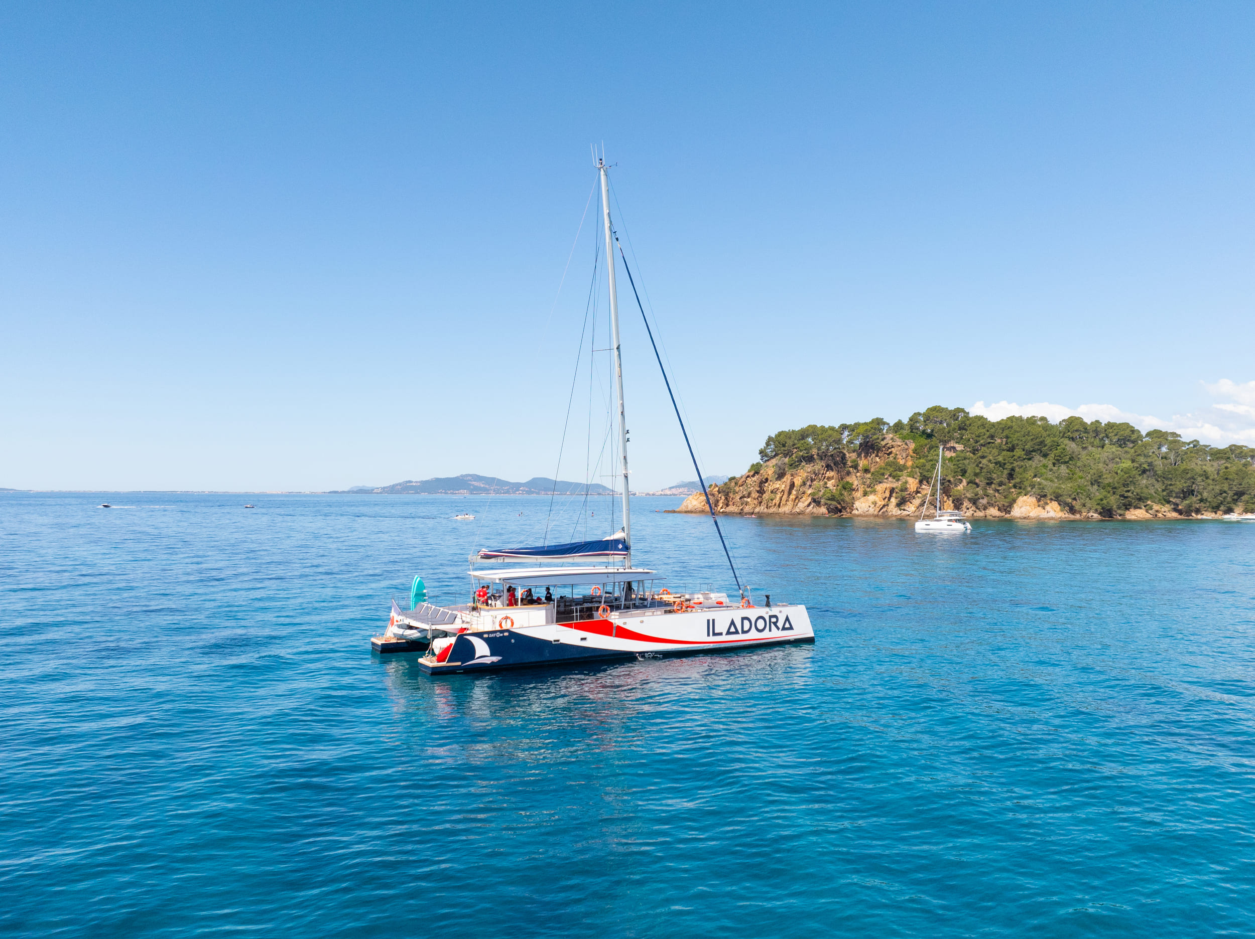 AMC CAPE GRACE MAXI CATAMARANS