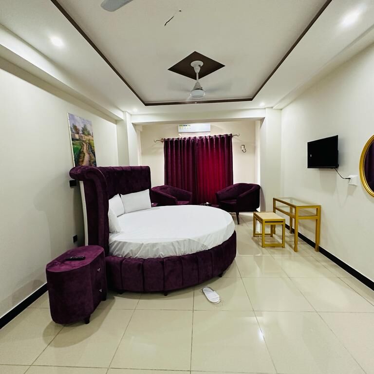 We Hotels