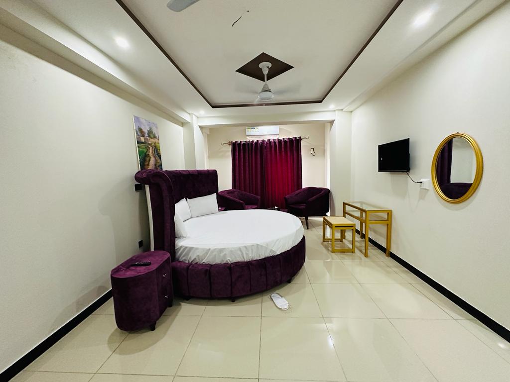 We Hotels