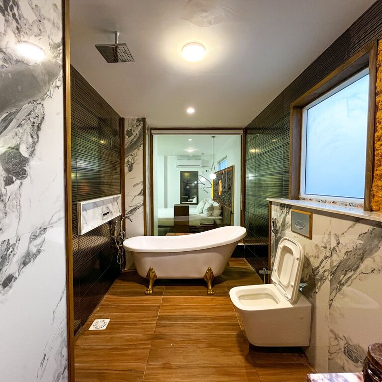 Hotel Crown Inn