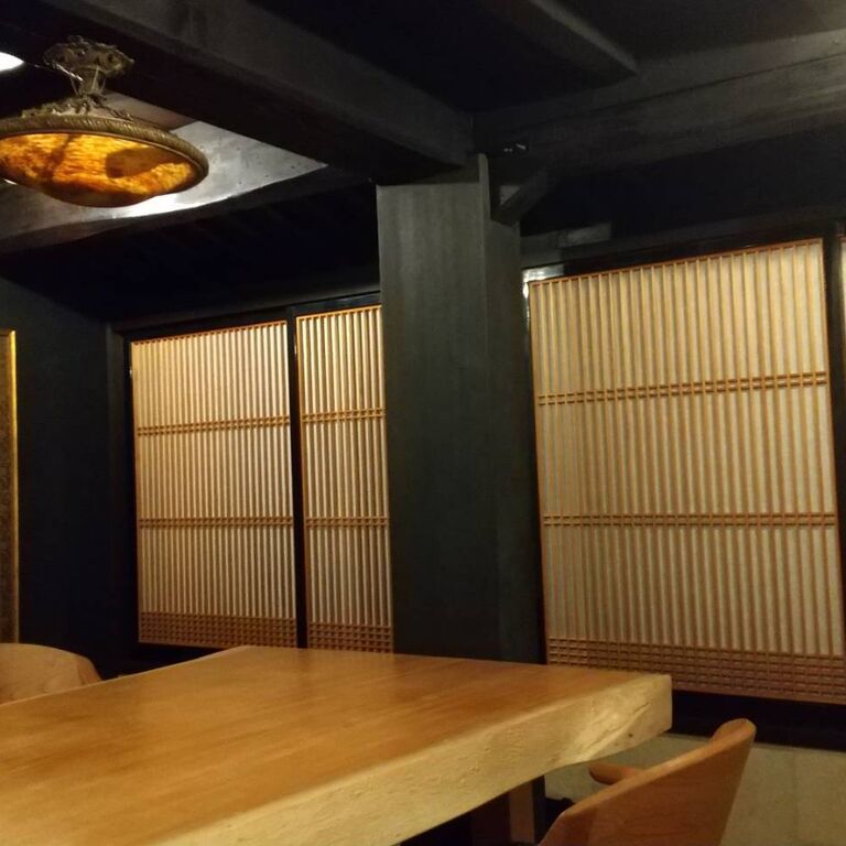 東山 真営