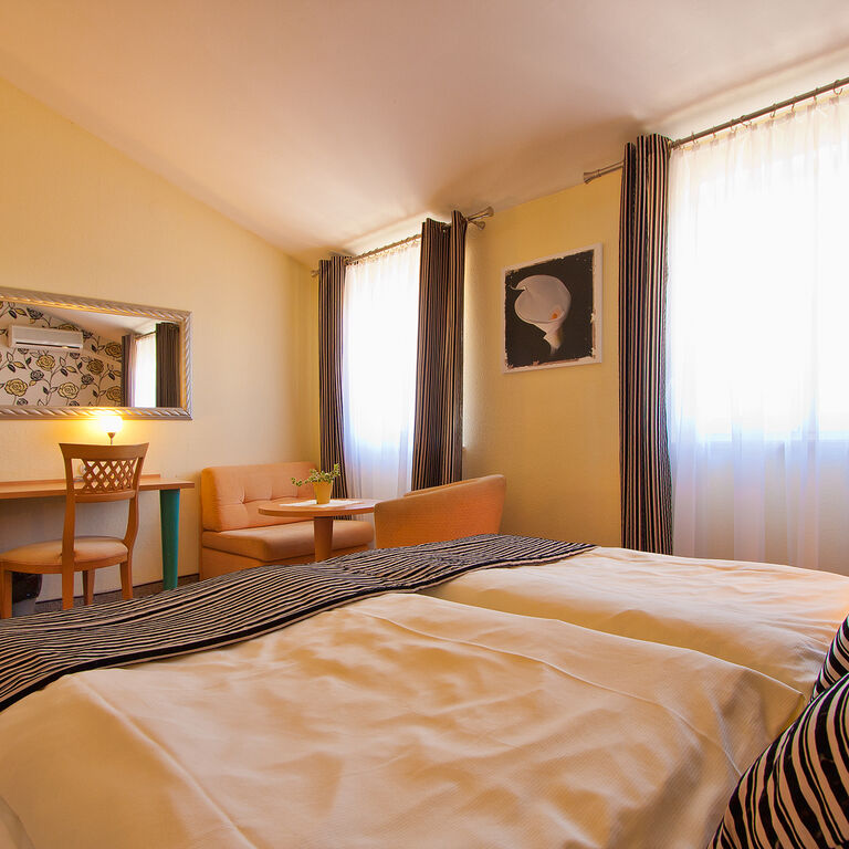 U.O Lunaeterna ( Hotel Scalett