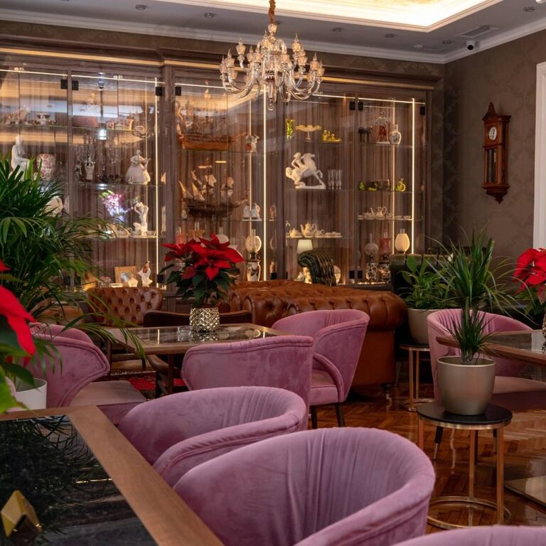 Queen Palace Hotel