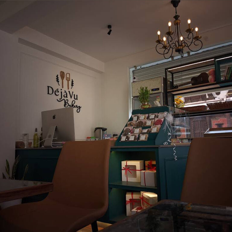 DejaVu Bakery and Brew