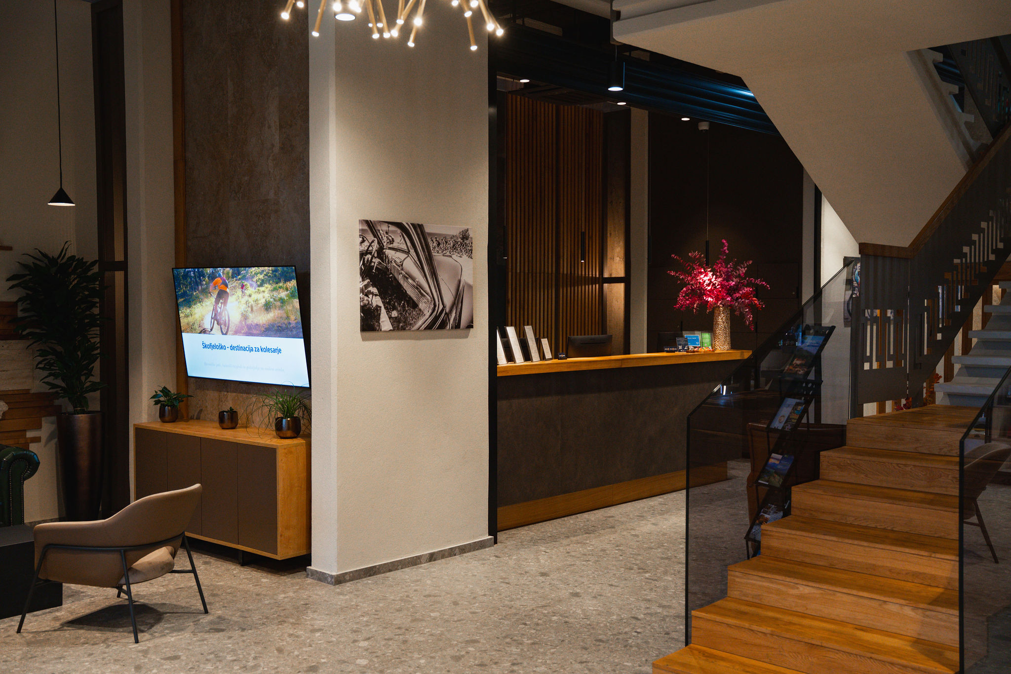 Hotel Lonca Garni 4*