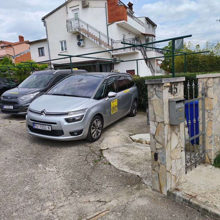 Taxi 143 Rovinj