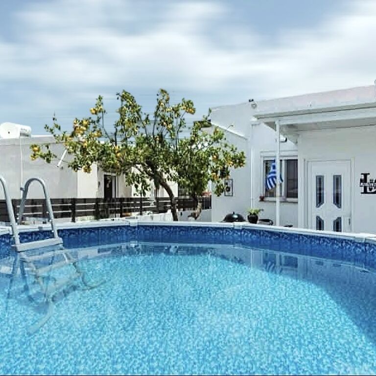 Villa(ge) Suite 101