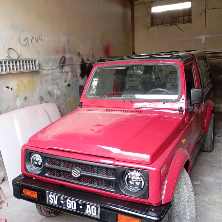 Suzuki Samurai AdventRent Car