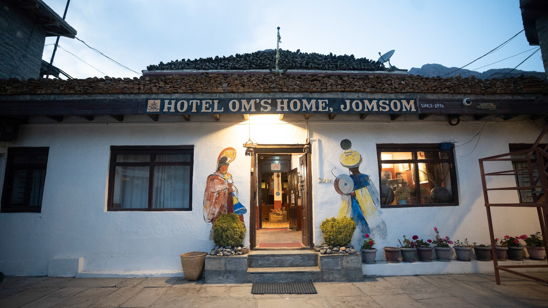 Hotel Oms Home