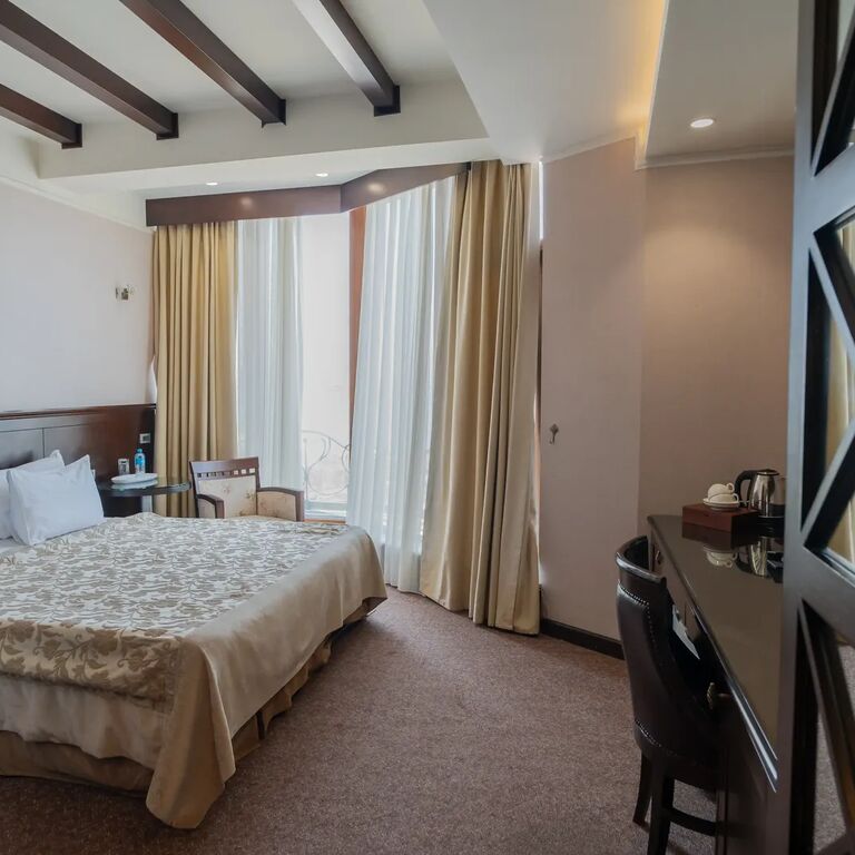 Riviera Hotel