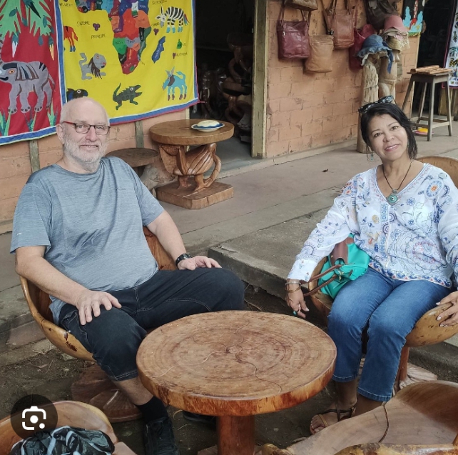 Tourist shopping in Cotonou