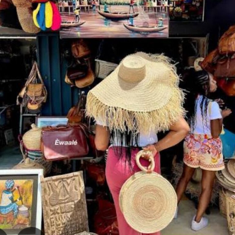 Tourist shopping in Cotonou