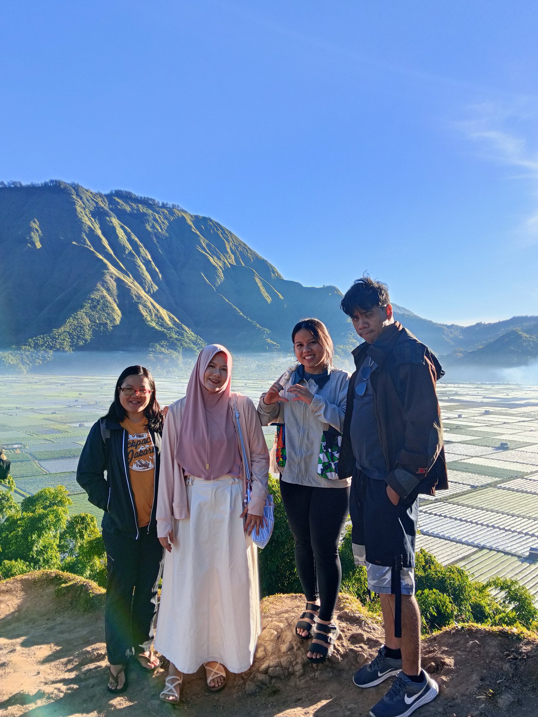 LOMBOKMALIK TOUR AND TTAVEL