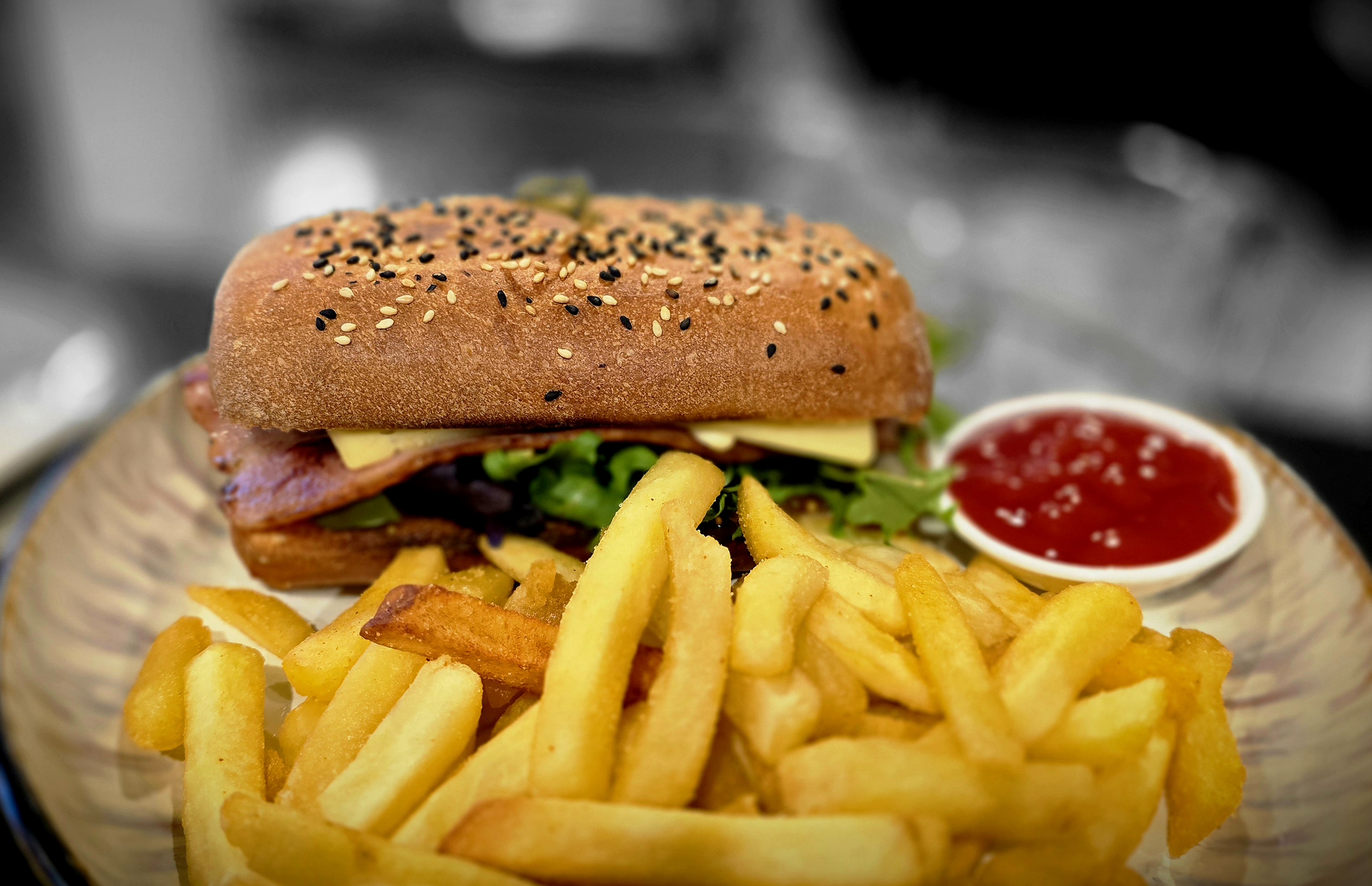Oaken cafe & Restaurant